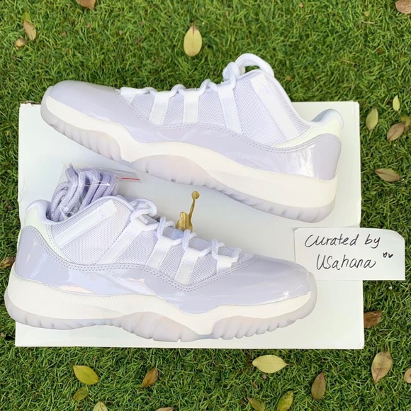 Nike Air Jordan 11 low pure violet shoes - Picture 2 of 5